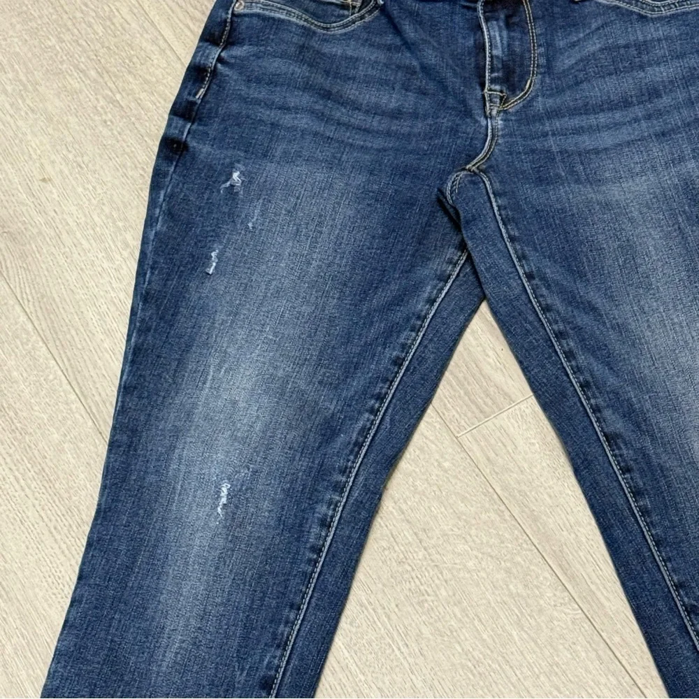 Maurices distressed skinny Jeans